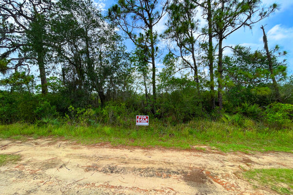 This Prime Location By Lake Istokpoga Is Waiting for You Lake Placid Florida